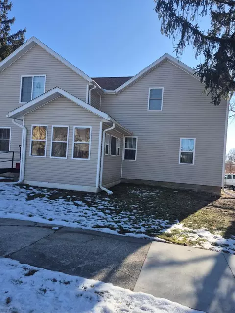 353 S Ludington St, Columbus, WI 53925
