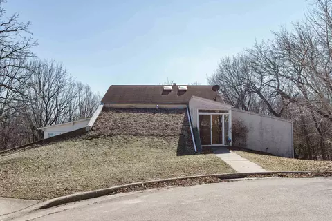 1301 Gartland Ave, Janesville, WI 53548