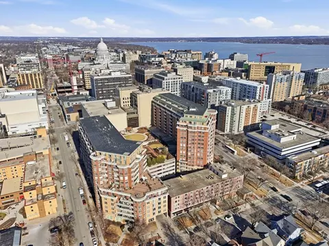 360 W Washington Ave #1413, Madison, WI 53703