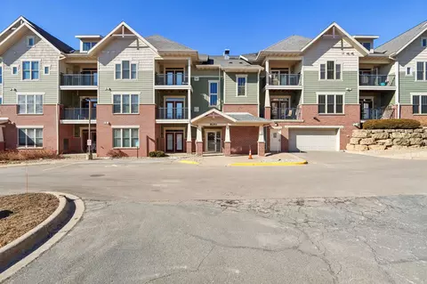 8253 Mayo Dr #210, Madison, WI 53719