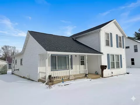 206 2nd St, Elroy, WI 53929