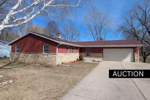 1205 Sand St, Watertown, WI 53098