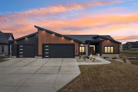 909 Westbridge Ct, Waunakee, WI 53597