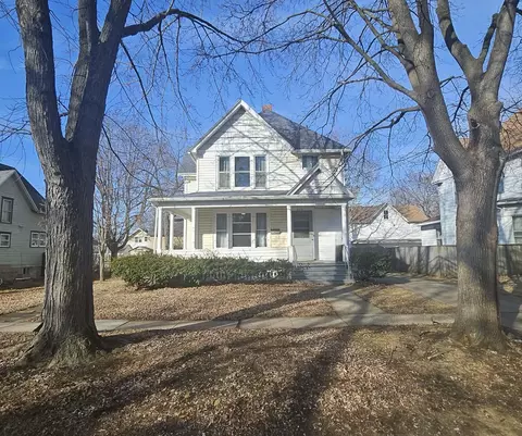 828 9th St, Beloit, WI 53511