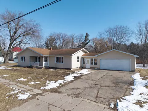 302 N Preston Ave, Reedsburg, WI 53959