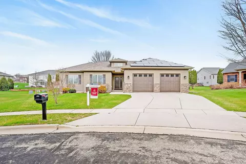 800 Haskell Ct, Stoughton, WI 53589