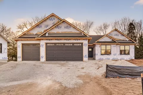 4247 Huntinghorne Dr, Janesville, WI 53546