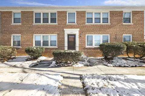 2672 N 67th St, Wauwatosa, WI 53210