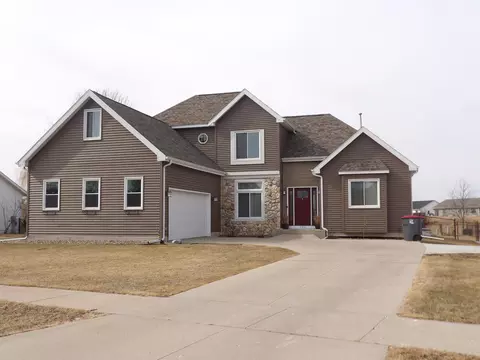 547 S 6th St, Evansville, WI 53536
