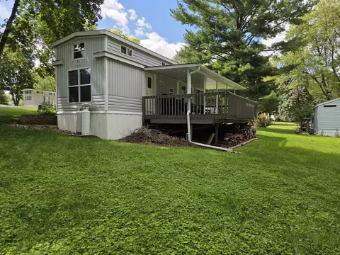 423 Skyline Dr, Edgerton, WI 53534