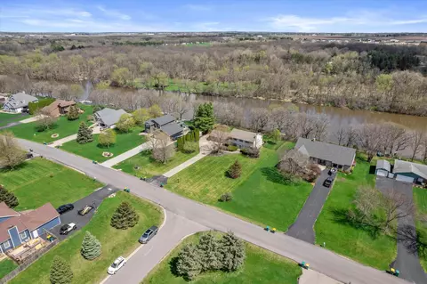 View/Area - 6237 S Edgewater Dr, Beloit, WI 53511 photo 4 of 9