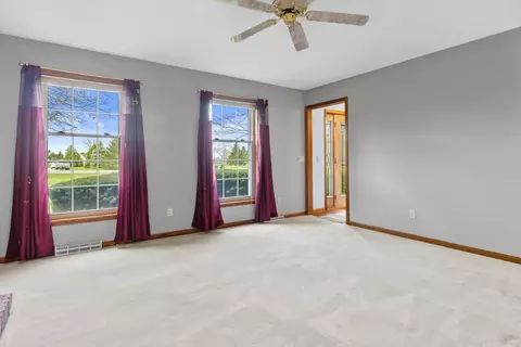 Living - 6237 S Edgewater Dr, Beloit, WI 53511 photo 3 of 5