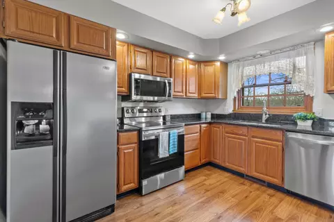 Kitchen - 6237 S Edgewater Dr, Beloit, WI 53511 photo 1 of 5