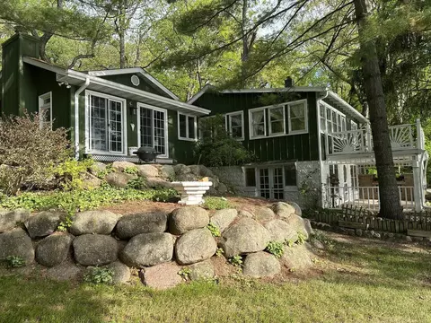 10488 N East Riverview Dr, Edgerton, WI 53534