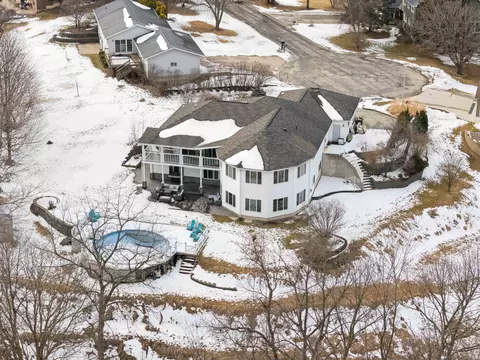214 Eagle Dr, Mcgregor, IA 52157