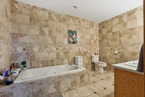 Bath - 214 Eagle Dr, Mcgregor, IA 52157 photo 3 of 5