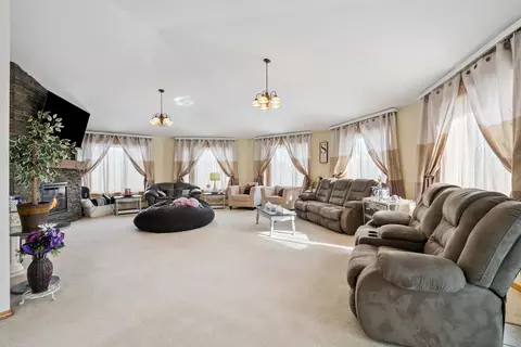 Living - 214 Eagle Dr, Mcgregor, IA 52157 photo 2 of 5