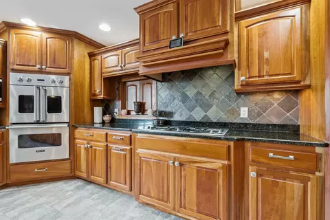 Kitchen - 214 Eagle Dr, Mcgregor, IA 52157 photo 4 of 4
