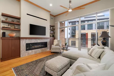 625 N Segoe Rd #811, Madison, WI 53705