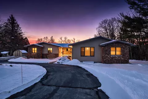 2460 Spring Rose Cir, Verona, WI 53593