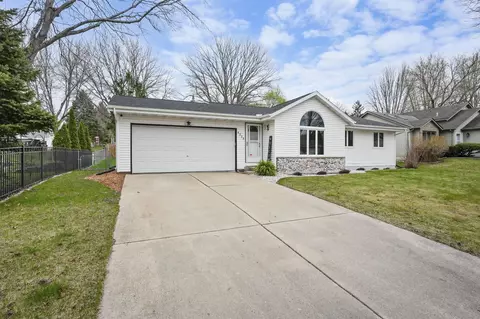 4225 Brown Ln, Madison, WI 53704