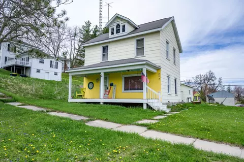 203 Franklin St, Elroy, WI 53929