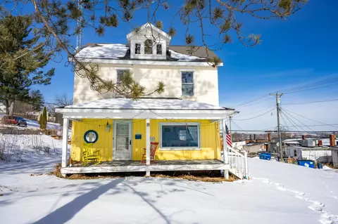 203 Franklin St, Elroy, WI 53929