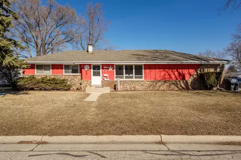 602 W Hilltop Trl, Fort Atkinson, WI 53538