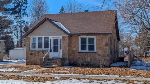241 14th Ave, Wisconsin Rapids, WI 54495
