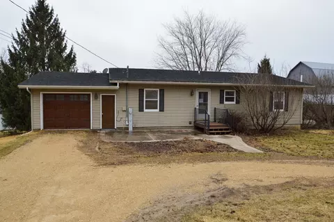 11709 County Rd Vv, Cassville, WI 53806