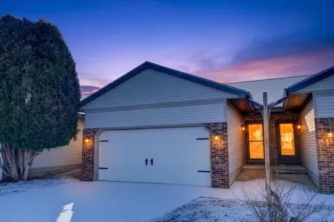 623 Wood Violet Ln #105, Sun Prairie, WI 53590