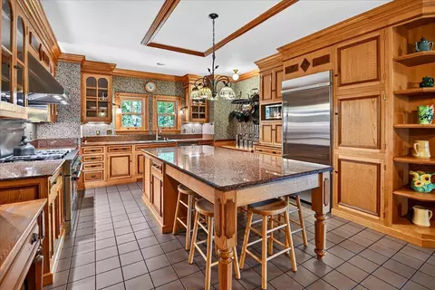 6 Pebble Beach Cir, Madison, WI 53717