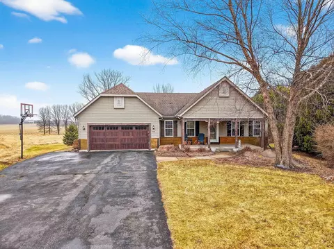 n177 Summer Hill Court, Watertown, WI 53098