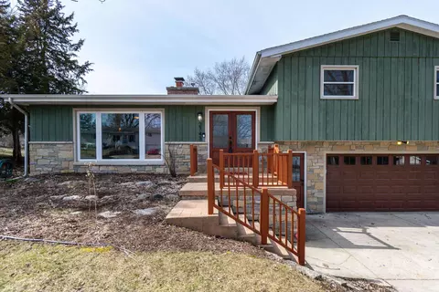 2743 Lyman Ln, Fitchburg, WI 53711