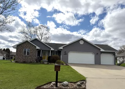 1205 Shawnee St, Fort Atkinson, WI 53538