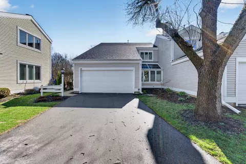 12 Oak Creek Trl, Madison, WI 53717