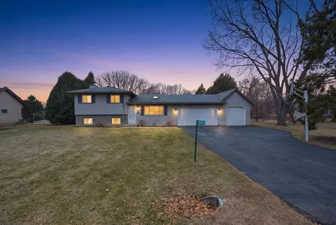3880 Sunny Wood Dr, Deforest, WI 53532