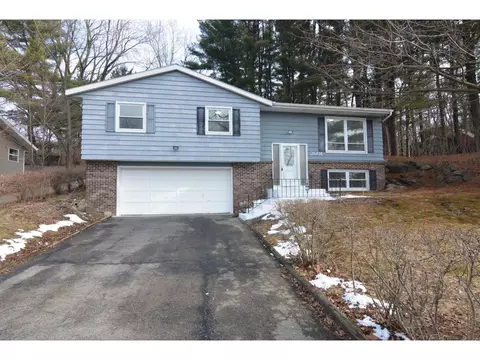 2601 Mckenna Blvd, Madison, WI 53711