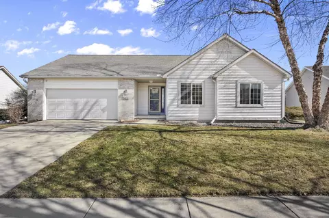 521 Military Ridge Dr, Verona, WI 53593