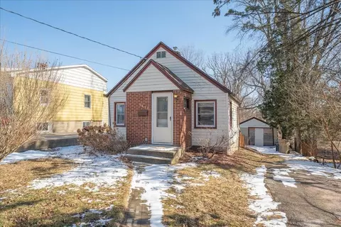 1621 Loftsgordon Ave, Madison, WI 53704