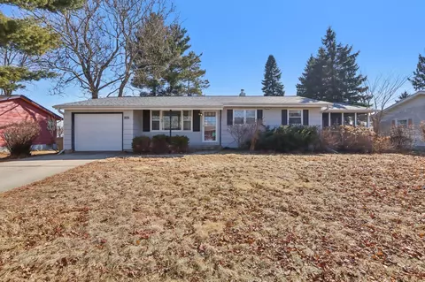 1105 Sequoia Trl, Madison, WI 53713