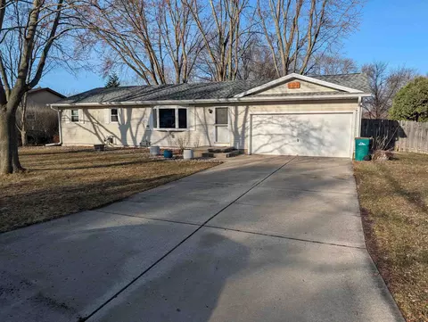 5602 Glenway St, Mcfarland, WI 53558