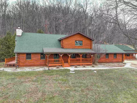 8986 Waterford St, Sauk City, WI 53583