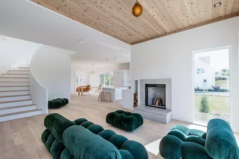 4043 Serenbe St, Middleton, WI 53562