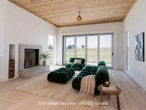 4043 Serenbe St, Middleton, WI 53562