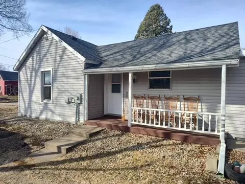 433 Bridge St, Mazomanie, WI 53560