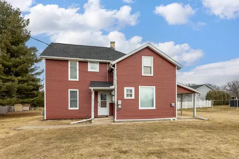 835 Lancaster St, Platteville, WI 53818