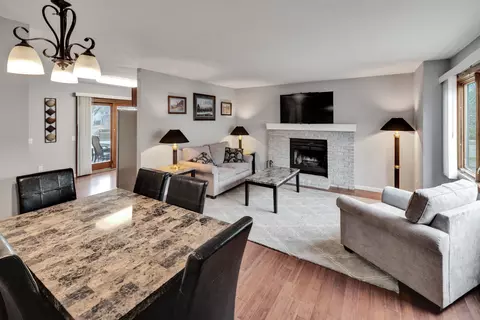 954 Hemlock Dr, Verona, WI 53593