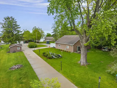 Exterior - w2932 Kahl Road, Markesan, WI 53946 photo 5 of 11