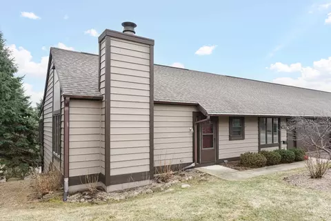 314 Country View Ct, Janesville, WI 53548